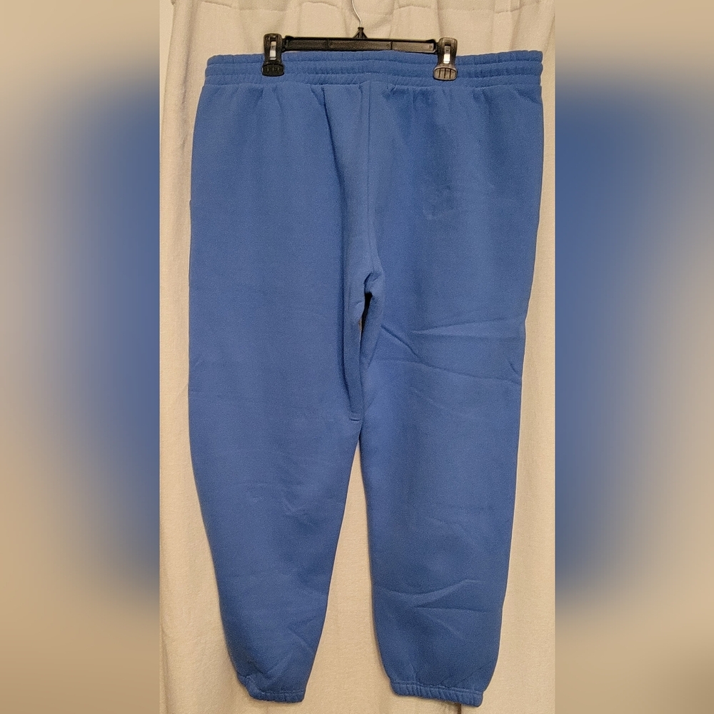 NEW! Limited Addition Sweatpant Set - Picture 5 of 10